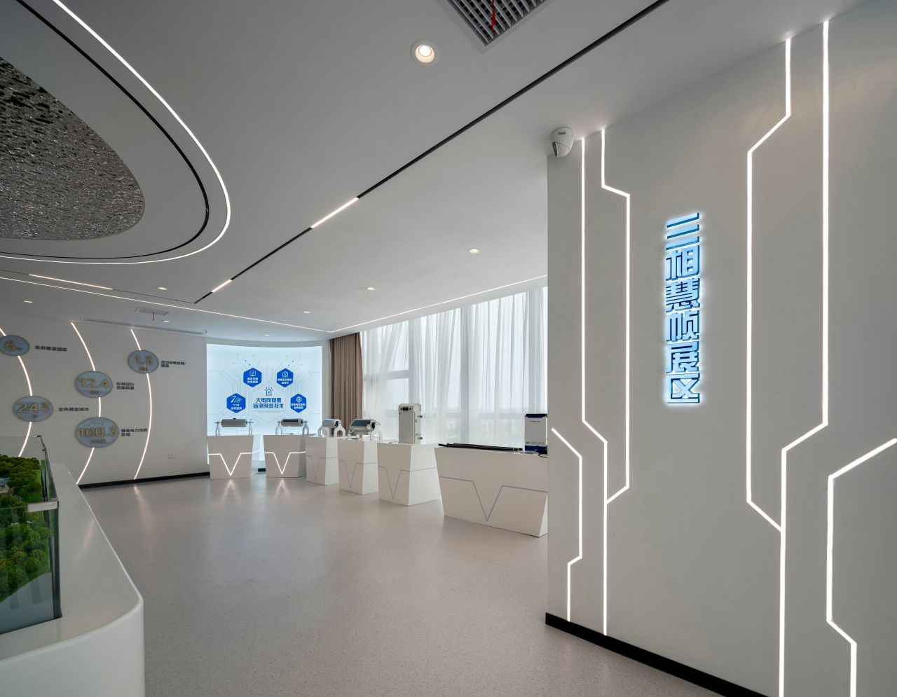 【完工案例】三相電力8000+㎡辦公室裝修項目圓滿交付并投入使用(圖14) 【完工案例】三相電力8000+㎡辦公室裝修項目圓滿交付并投入使用(圖14)